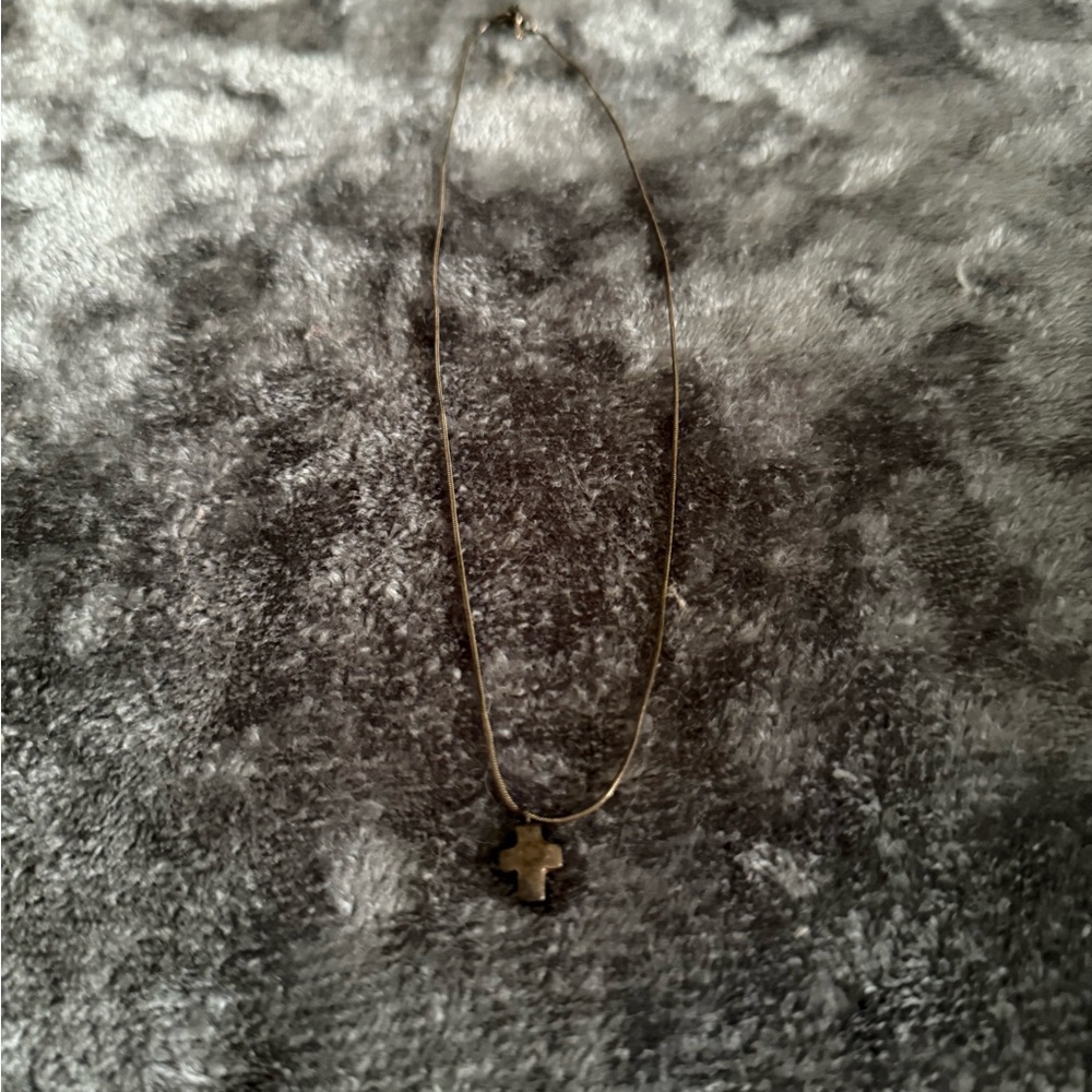 Elegant Gold Cross Pendant Necklace